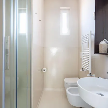 The Royal Crown Roma