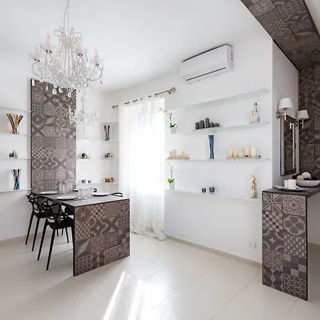 The Royal Crown * Roma